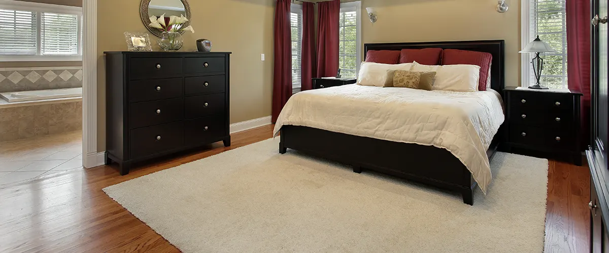 classic-black-red-bedroom