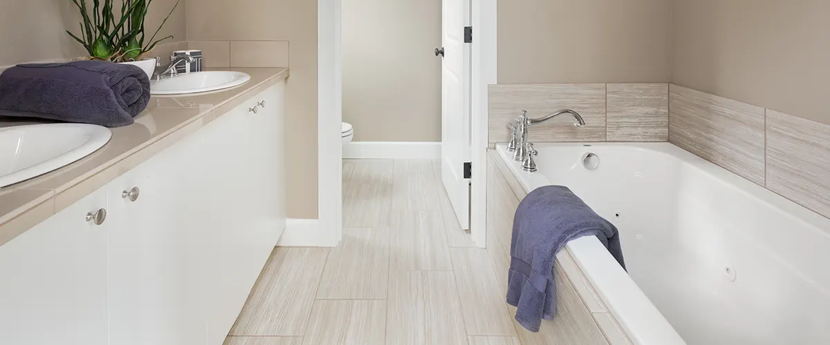 vinyl-flooring-in-bathroom